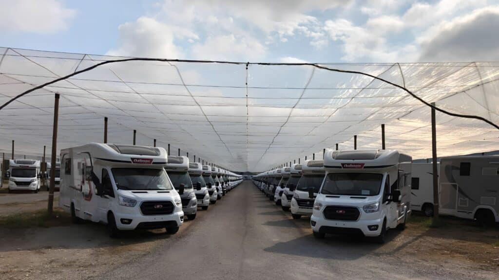 Filet de protection contre la grêle pour les parcs automobiles et concessions 
