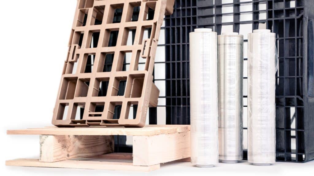 Palettes de stockage et transport en bois, bois moulé et plastique