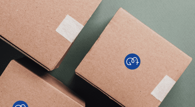 Photo de cartons avec le logo Filpack