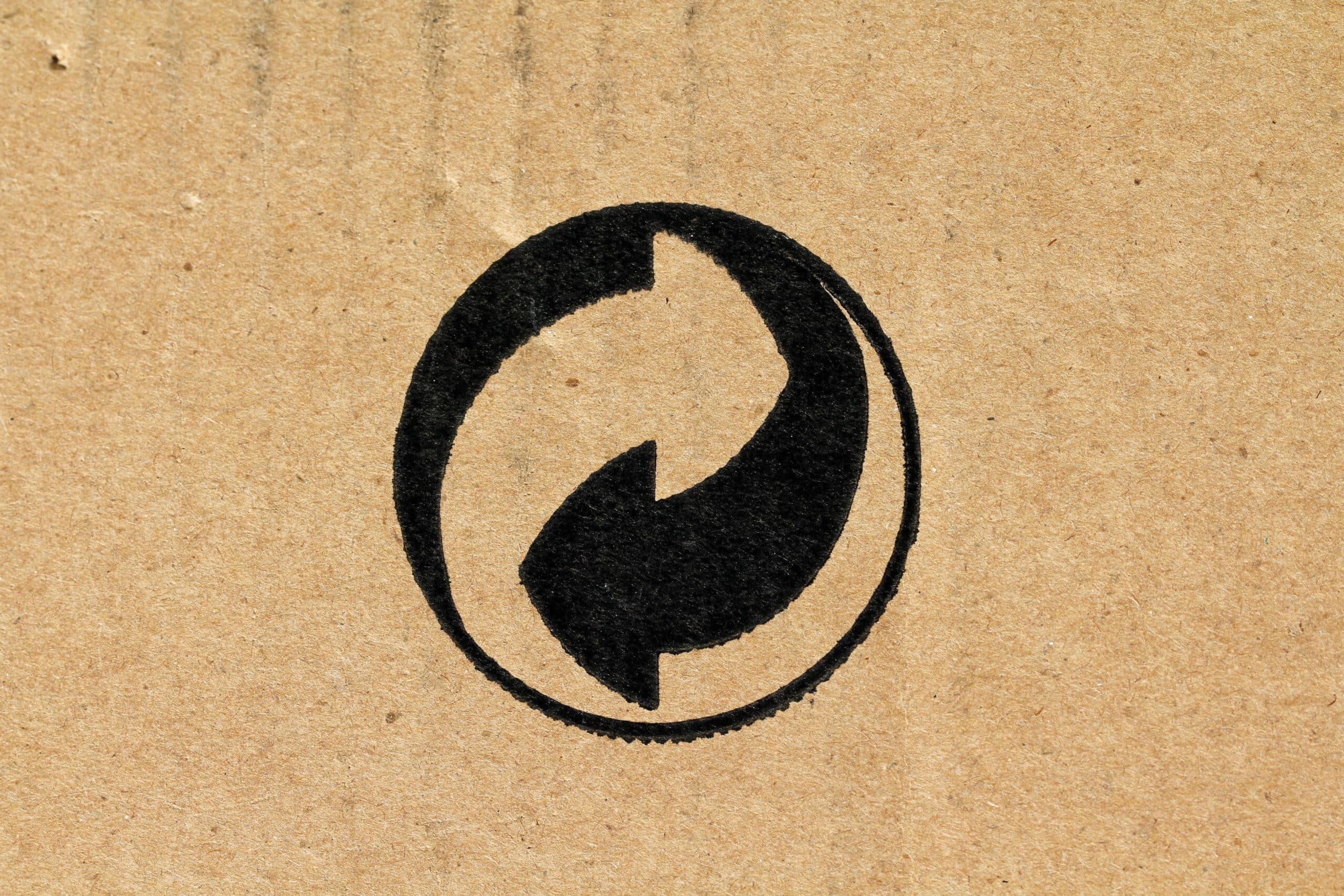 carton avec sigle recyclage, écoresponsabilité